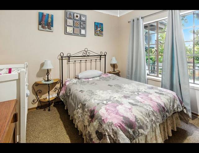 5 BEDROOM HOUSE FOR SALE IN AQUAPARK